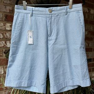 Southern Tide blue white stripe seersucker men’s shorts 9 inch inseam. Size 30